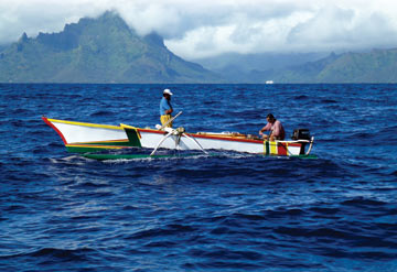 FAD fishing in Tahiti, French Polynesia (image: Mainui Tanetoa).
